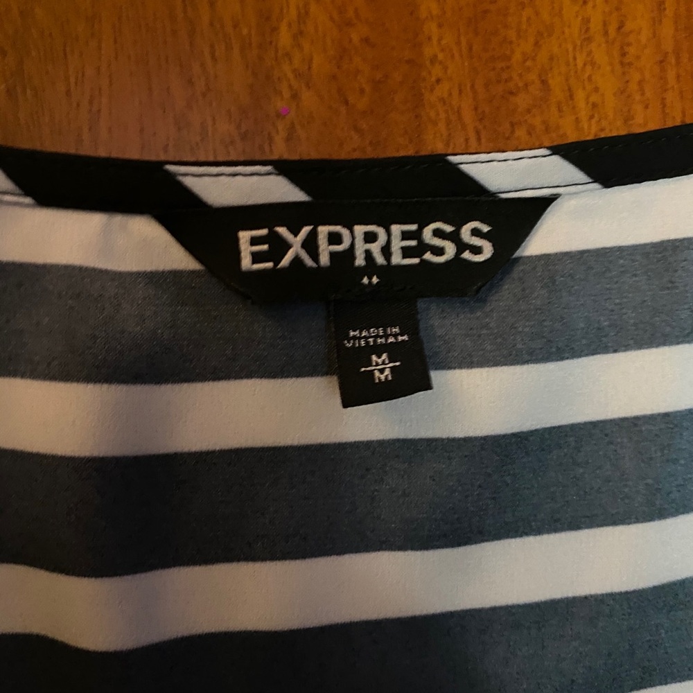 Express Blouse - Picture 3 of 3